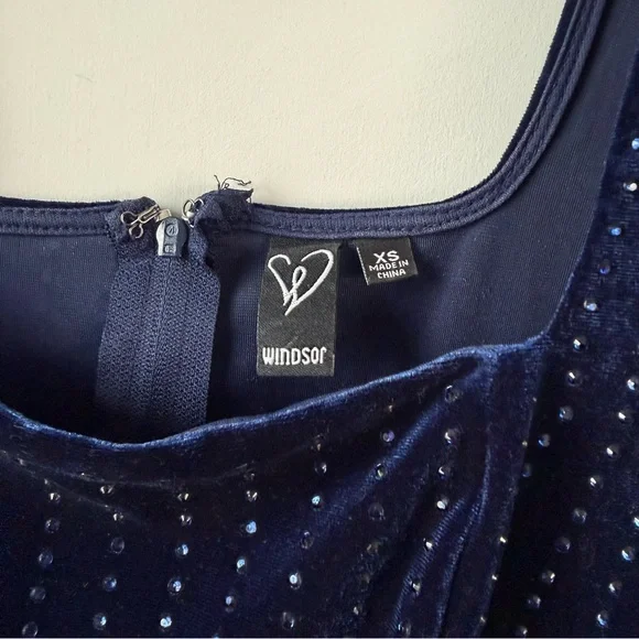 Windsor Katrina Long Sleeve Rhinestone Velvet Dress Midnight Blue XS - Picture 5 of 10